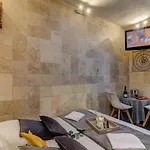 Апартаменты Sous Mon Toi Topdestination-dijon - Sauna & Jacuzzi - Classe 3 Etoiles *