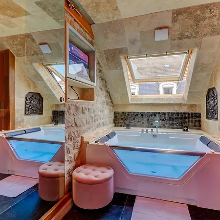 Апартаменты Sous Mon Toi Topdestination-dijon - Sauna & Jacuzzi - Classe 3 Etoiles