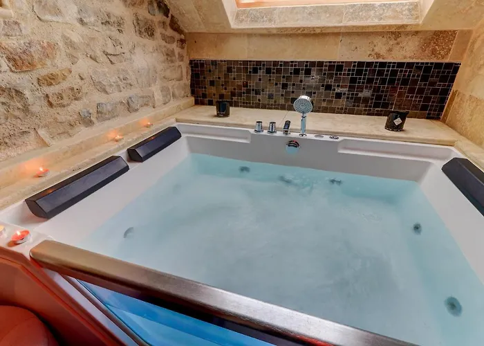 Sous Mon Toi Topdestination-dijon - Sauna & Jacuzzi - Classe 3 Etoiles ディジョン